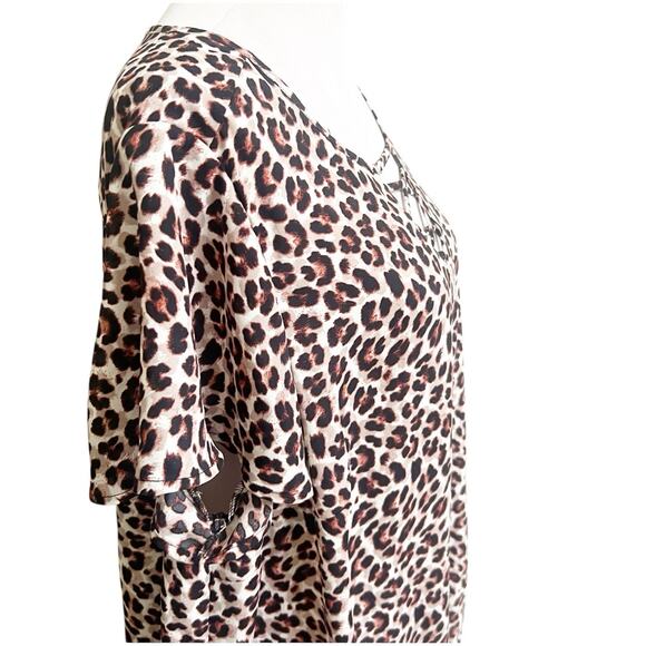 Torrid Georgette Animal Print Short Flutter Sleeve Top Sz 2X NWT Lattice V-Neck - Picture 5 of 11